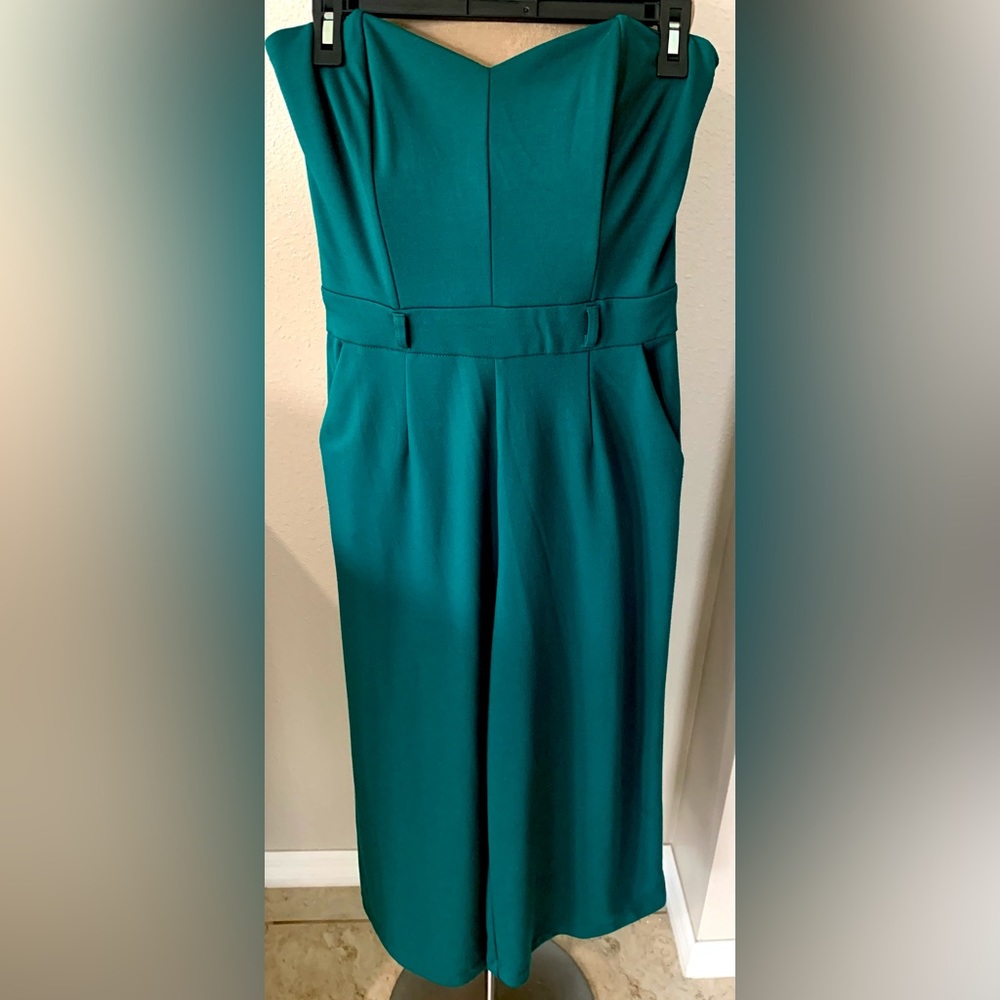 Elegant Must Have Jumpsuit. Size Medium. Like New